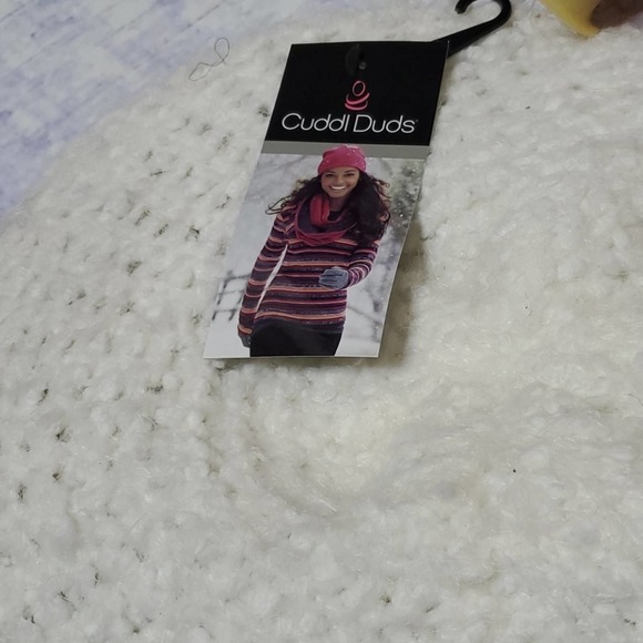 NWT Cuddl Duds Beret Knit Hat - Picture 2 of 6